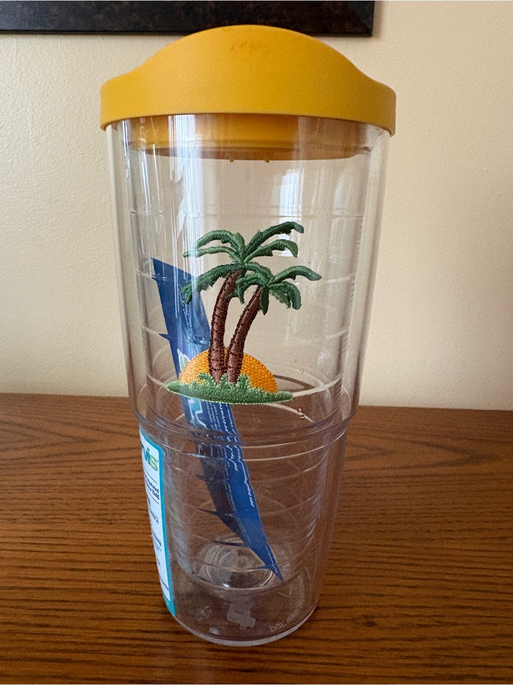 tervis Clear Tumbler with Yellow Lid and Embroidered Palm Design - Picture 1 of 7